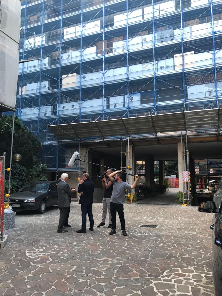 TeicosGroup's tweet photo. l cantiere @CitiesSharing di via Passeroni a Milano gestito da #TeicosGroup al Tg1? Sì, su @Tg1Tvsette venerdì sera. Stay Tuned  
con @Cefriel @FutureEnergysrl  @LegambienteLomb  @DastuPolimi @cristajani @ComuneMI @CPoliedra @FondaPoliMi https://t.co/QJ8oGv6bgO