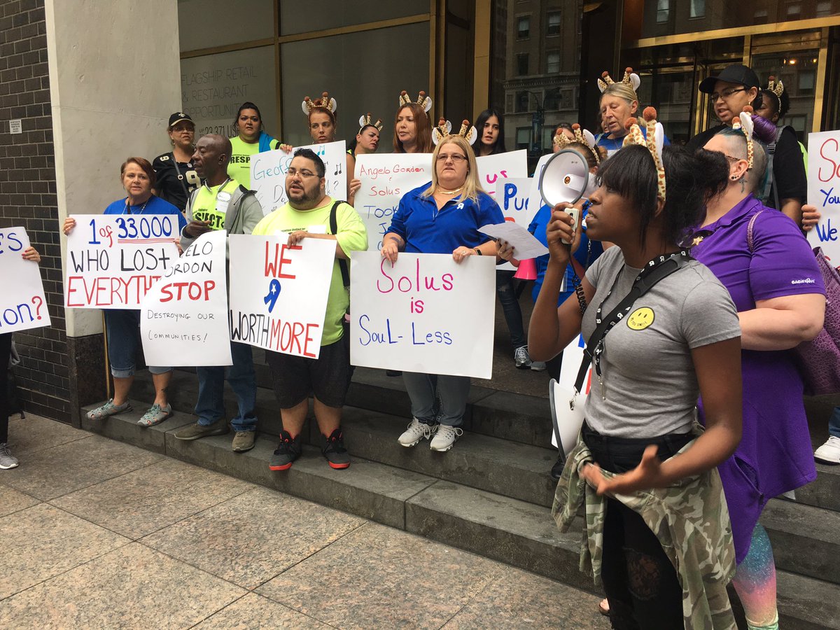 riseupretail's tweet photo. What do we want? Severance pay! When do we want it? Now! 

Toys R Us is playing us like they can open up for business again but what about the thirty thousand families you laid off without severance? What about the millions executives took from us?

#GeoffreysBack https://t.co/l9jRDe8l0z