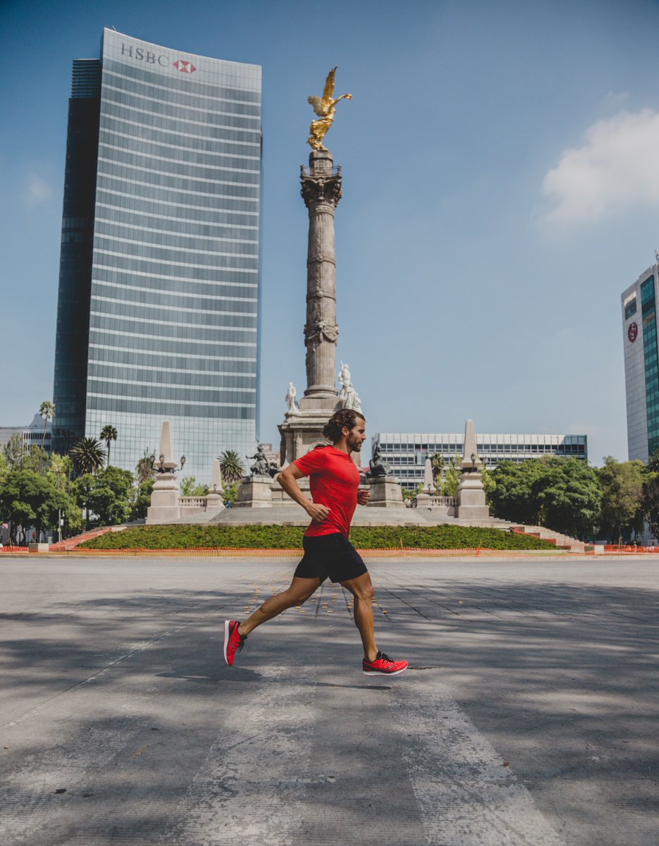SauconyMx's tweet photo. #FreedomISO2 diseñado para recorrer distancias largas. Con su tecnología Crystal Rubber ubicada en la suela, te brinda tener una temperatura adecuada en tus pies. https://t.co/C1Ej0CKJxG