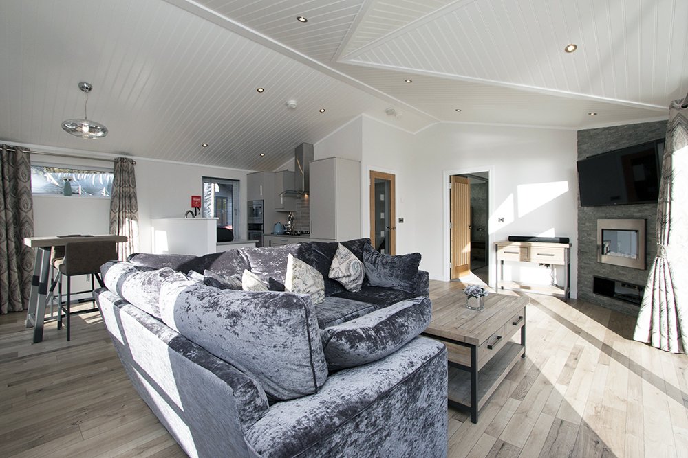 ArgyllHolidays's tweet image. We're giving away a short break in our BRAND NEW Loch Lomond Retreat Lodge.

We'll give you robes &amp;amp; slippers on arrival, as well as a bottle of Bubbly🍾💕

Simply FOLLOW &amp;amp; RT to go into the draw👌 (you can also enter on Facebook)

Browse this lodge➡️ bit.ly/2NP0IC1