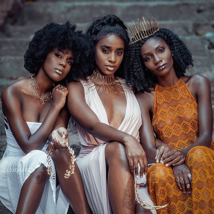Collection_Moda's tweet photo. They say diamonds are a girl’s best friend but #MoDAMaker @chrissys_coils definitely make us want a whole new bestie with these beautifully crafted pieces. ⁣

Get yours at #MoDAMarket happening on Nov 17-18 ⁣ https://t.co/iAVmGT5MyG