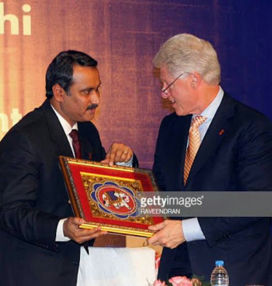 Sundararajank8's tweet photo. Former US President Bill Clinton, Hilary Clinton and Former Indian Health minister Dr.Anbumani Ramadoss..
#HBDAMR https://t.co/vMYCvDnwjq