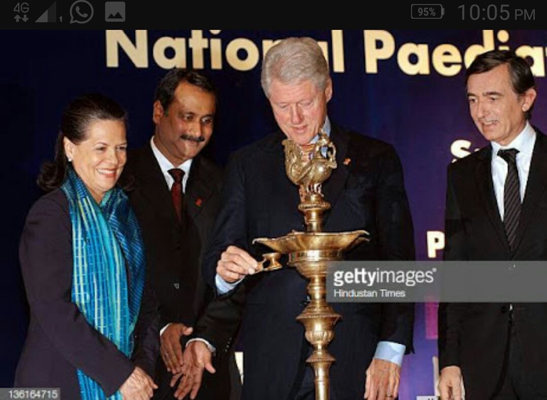 Sundararajank8's tweet photo. Former US President Bill Clinton, Hilary Clinton and Former Indian Health minister Dr.Anbumani Ramadoss..
#HBDAMR https://t.co/vMYCvDnwjq