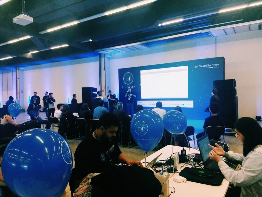 AdilsonChicoria's tweet image. RT ibmbrasil &quot;Enquanto isso, os participantes do #BluehackBrasil já estão apresentando seus projetos aos jurados. #ibmclouddiscovery https://t.co/3tVoFWpGbd&quot;