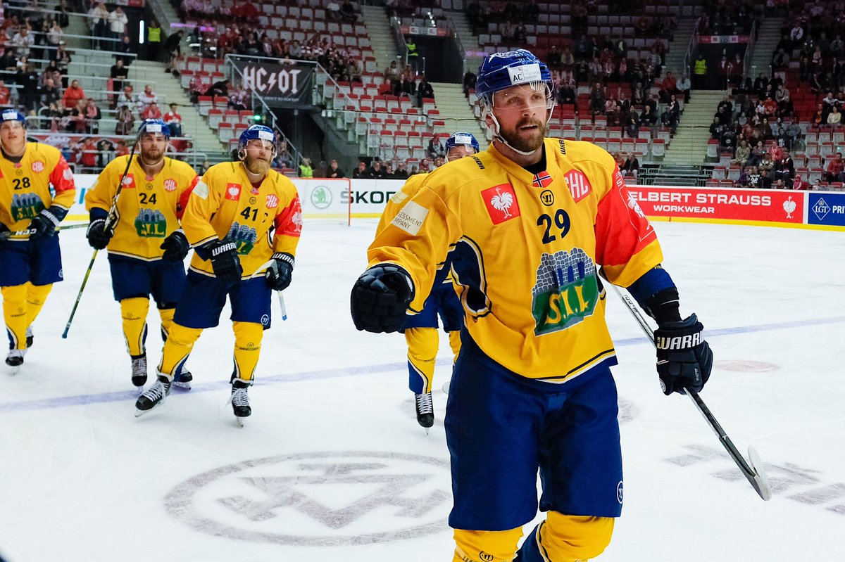 StorhamarHockey's tweet photo. SEIER I TSJEKKIA OG 3 POENG! #ChampionsGoBeyond https://t.co/N77cn3wOJQ