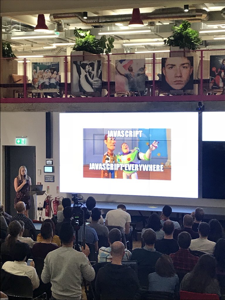 hel_zhou's tweet photo. The reason why Hive decided to use React Native 🤣

#jsroundabout https://t.co/KkhXLfwTCV