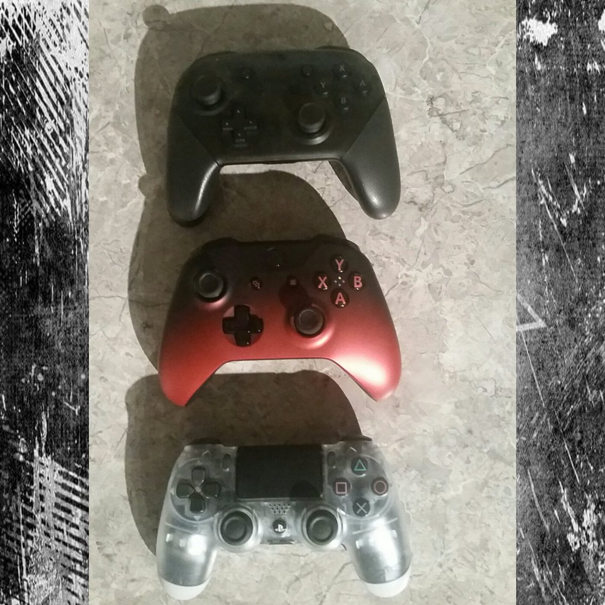 YCooperY_'s tweet photo. Choose your weapon 🤓
#ps4 #ps4pro #xboxone #xboxones #nintendo #nintendoswitch #switch #controllers #crystalcontroller #procontroller #volcanoshadow https://t.co/6NDVzpNuTL