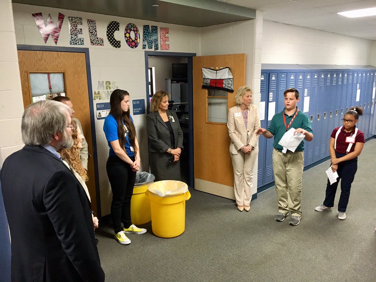 SBOEOhio's tweet photo. Providing students with the knowledge and skills to succeed! Glad to join State Board Pres. @Tess_Elshoff, Board Member @Linda_Haycock and Ohio Rep. Bob Cupp in @LimaCitySchools' South Sci-Tech. Wonderful to share in the excitement for teaching &amp; learning. Thanks to all! #OhioEd https://t.co/62vWdSjAX1