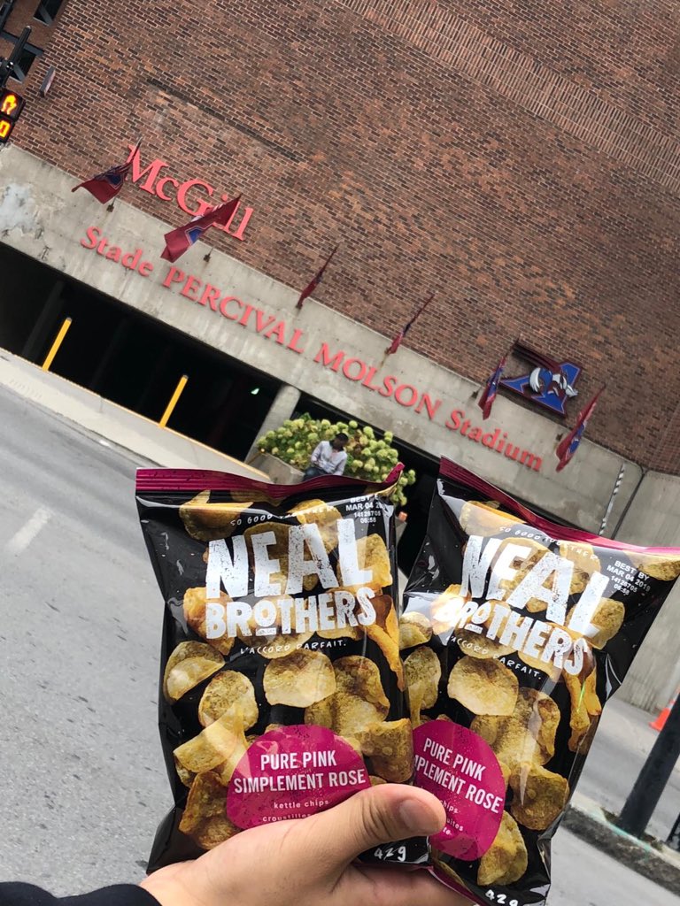 nealbrothers's tweet photo. #30ActsOfGoodness Touchdown! Montreal, we were so happy to join you at the Alouettes game, hand out snacks and cheer on to the end zone!
#SoGoodTogether #giveaway #Montreal #NealBrothers #NealBros #Canada https://t.co/VaZICTMCMn