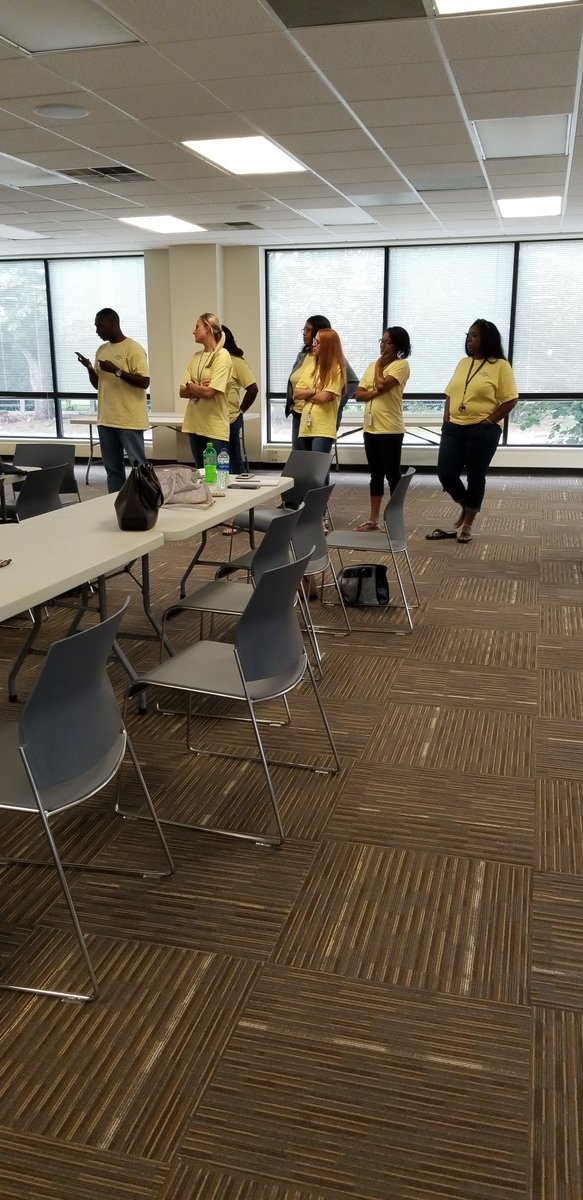 ConnerConquers's tweet photo. Thinking through Culture Breakers:  Great mind discuss ideas. @krl1920 @ConnerConquers @mattelemsch @ldjc47 @ldpteach https://t.co/oK6jQGtkqa