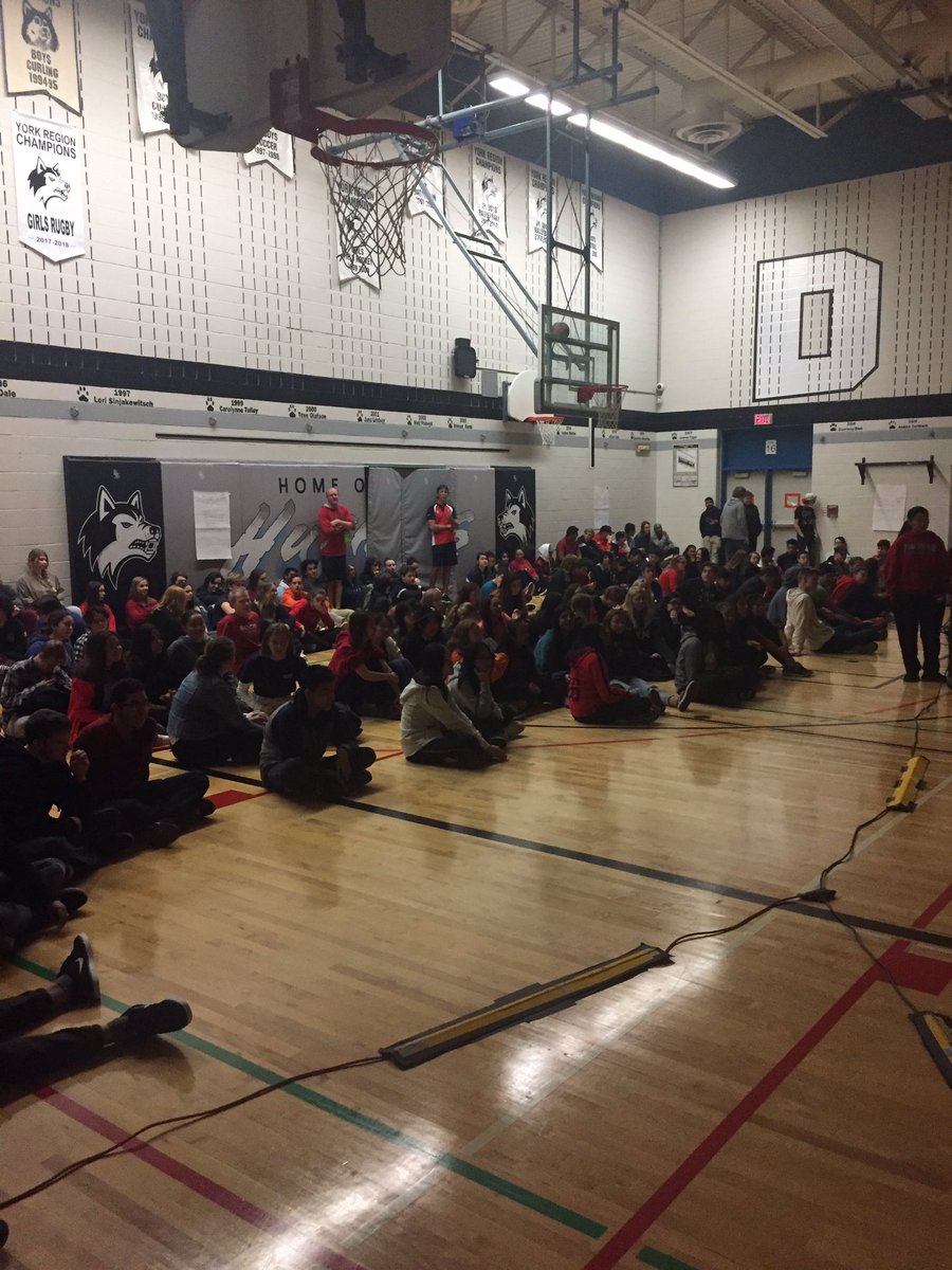 DDenisonss's tweet photo. Colour kickoff event. @WeAreDenison stay tuned for future colour challenges. https://t.co/gyZLhAuScn