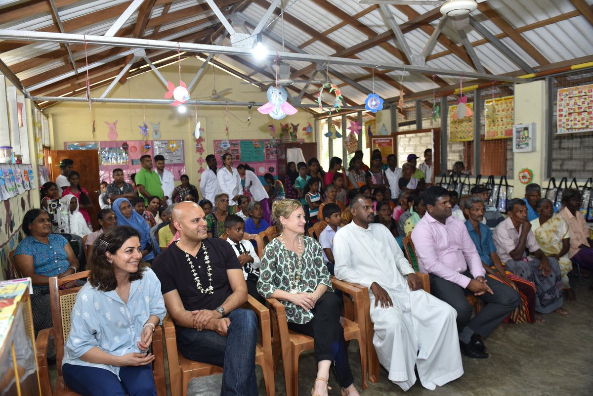 SumranaYasmin's tweet image. This week is extra special for us - it&apos;s the week of #WorldSightDay2018 and we are also celebrating 10 years of @brienholden in Sri Lanka with @AmandaLouiDavis. A great day with full of smiles, music, eye care and new glasses! 
 #EyecareForEverywhere #VisionForEveryone