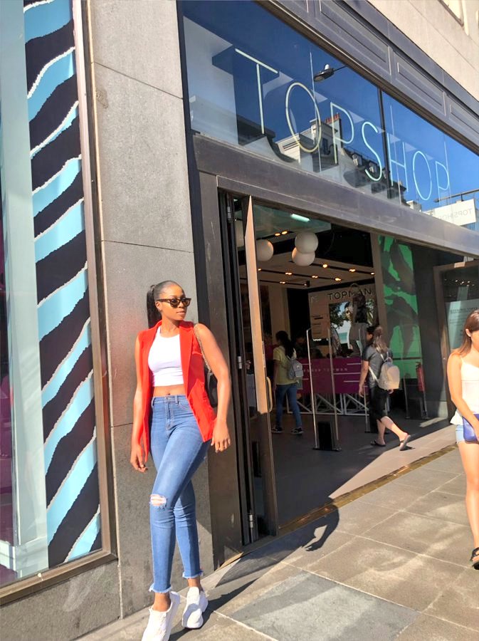 uzomasings's tweet photo. @lillyafe just negodu dis beautiful Queen I just fell in love  #BalancebyTeddyA #alphanation #Bamtedy #spartans #Teamceec #Anto #TeamNina #bbnaija nothing to troll neighbors, she is drop dead gorgeous n she is super talented #okbye #opinions #ListisnotforHeavencandidate https://t.co/yUCQSGNZ22