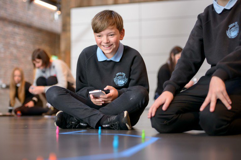 HESEngineShed's tweet photo. #3D printing, #robots and more! So far schoolchildren have had lots of fun exploring #heritage and the past using the #technology of the future at #HESDigiFest this week. 

Get involved with our FREE workshops starting on Saturday (13 October): https://t.co/MVfBnRYFRi https://t.co/gIBbsZLfmd