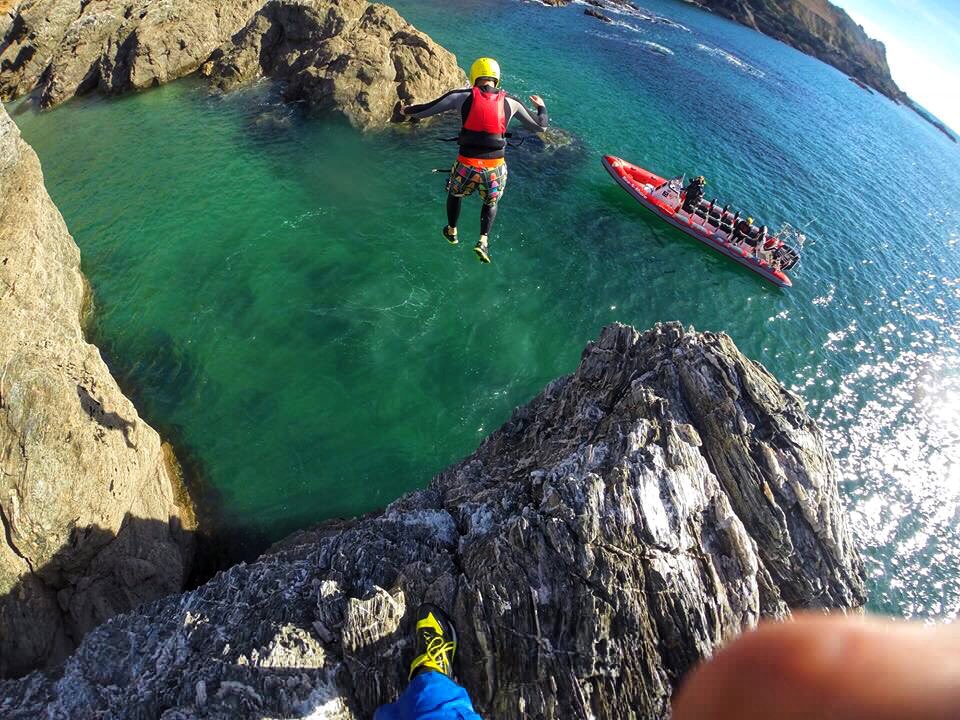 pottyadventures's tweet photo. Me on our amazing #coasteering adventure with @SeaNshore on Sunday. Expert instruction &amp; top scrambling &amp; jumping. They’ll certainly find your vertical limit. If you’re ever in #Devon look them up @OSleisure #GetOutside #southwestcoastpath @NTSWOF #TuesdayMotivation #bellyflop https://t.co/yMtzMAcD0Z