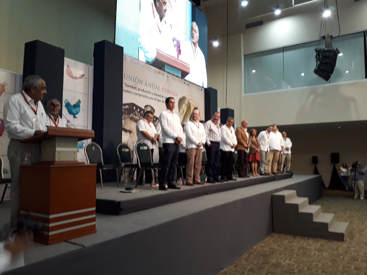 FedMVZ's tweet photo. El MVZ @mvzedmundov, Presidente de la #FedMVZ, participa en la inauguración de la 26a Reunión Anual del @conasamexico en #Campeche
#CONASA26 https://t.co/1szbBwRdDZ