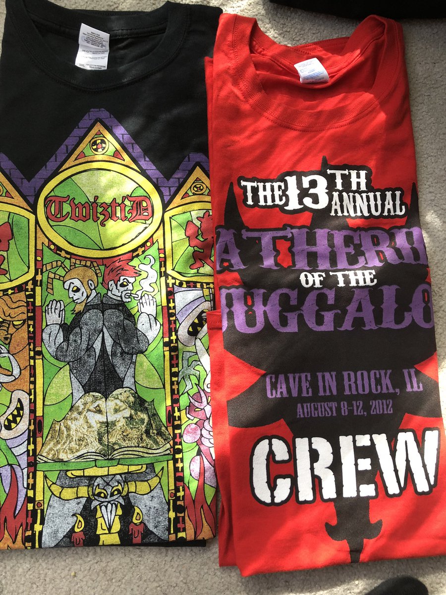 OGkevingill's tweet photo. Yo! Im raising some money for my new computer by auctioning off some rare gear from my personal collection on my personal FB page. 

First two shirts are 3XL will be sold today. Immaculate condition. 

Get in on it.  No FB? HMU here! https://t.co/2VJaKGK7M0