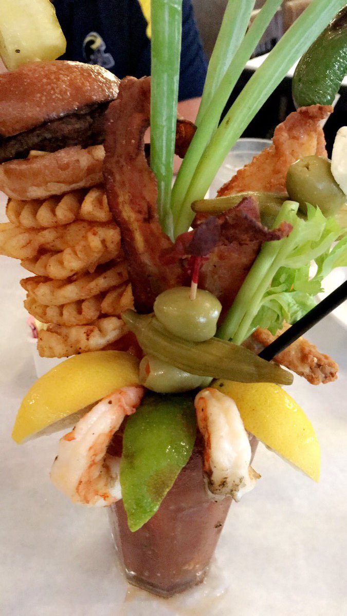 aliciaknight8's tweet photo. My birthday lunch ❤️🤤 #bloodymary #birthday #chefpoint #naptime #libra https://t.co/L3z8p3xprr