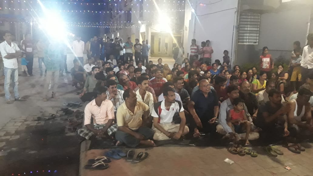 PKalol's tweet photo. Night Visit to areas of Ayodhyangr and Santej.
Police and the Dist. Administration are on their toes as a confidence building measure as an aftermath of recent rumour mongering and panic.
#SensitiveAdministration
#WeAreaHereForYou
#PeacefulGujarat
@CollectorGnr
@CMOGuj https://t.co/4OkjCwHNov