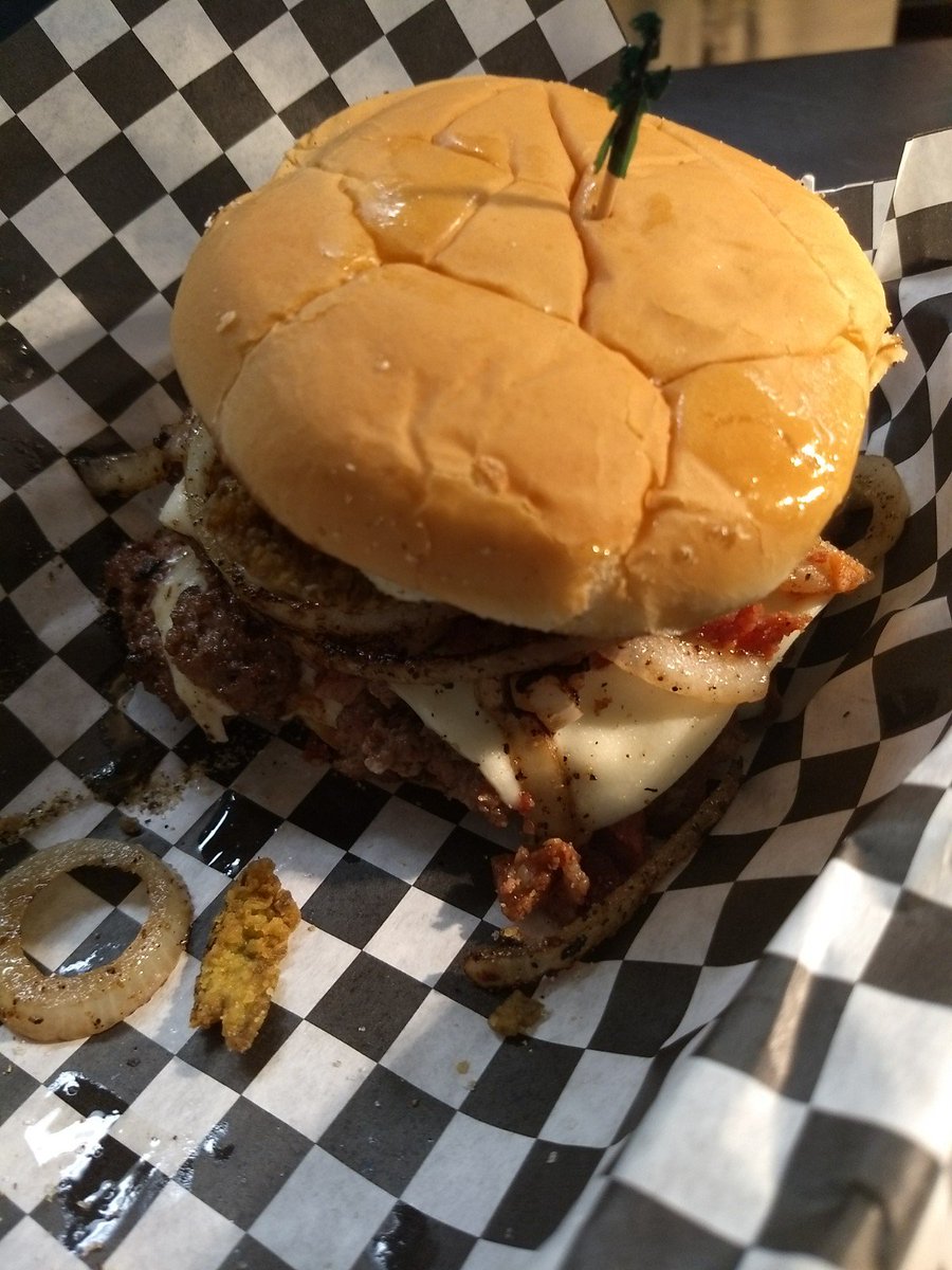 BOXBURGERtruck's tweet photo. How do we respond when someone tells us:
"The burger I just ate was so damn good - my onions were even crying..."
Well ~
"Fantastic - We are 1/2 way there!!"
#Boxburger #MobileRestaurant grilling up #CreativeCurbsideBurgerCuisine with our #Indy #foodtruck https://t.co/logPSzScDV