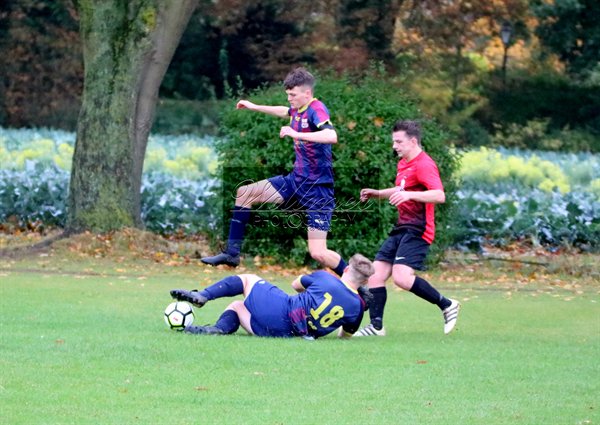 WGSMEDIA1's tweet image. Full Match day photographs @KirtonTownFC  2 v @Railway_AthFC   2 __06/10/2018 can be seen at stephenwillmer.smugmug.com/organize/Footb…  #maninthehat