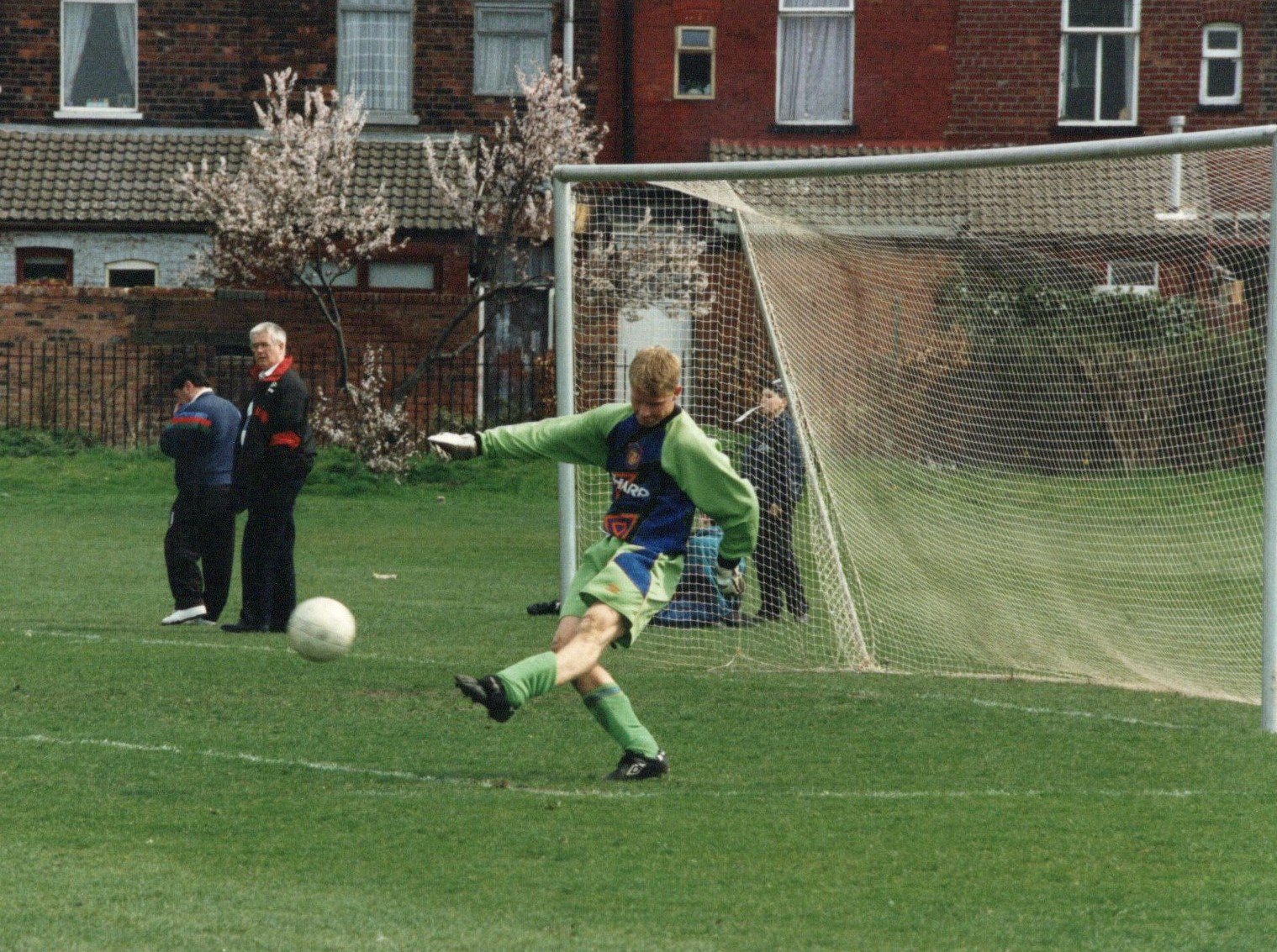 Man Utd Vault on Twitter "David Healy, Jonathan Phillips, Leon Mills