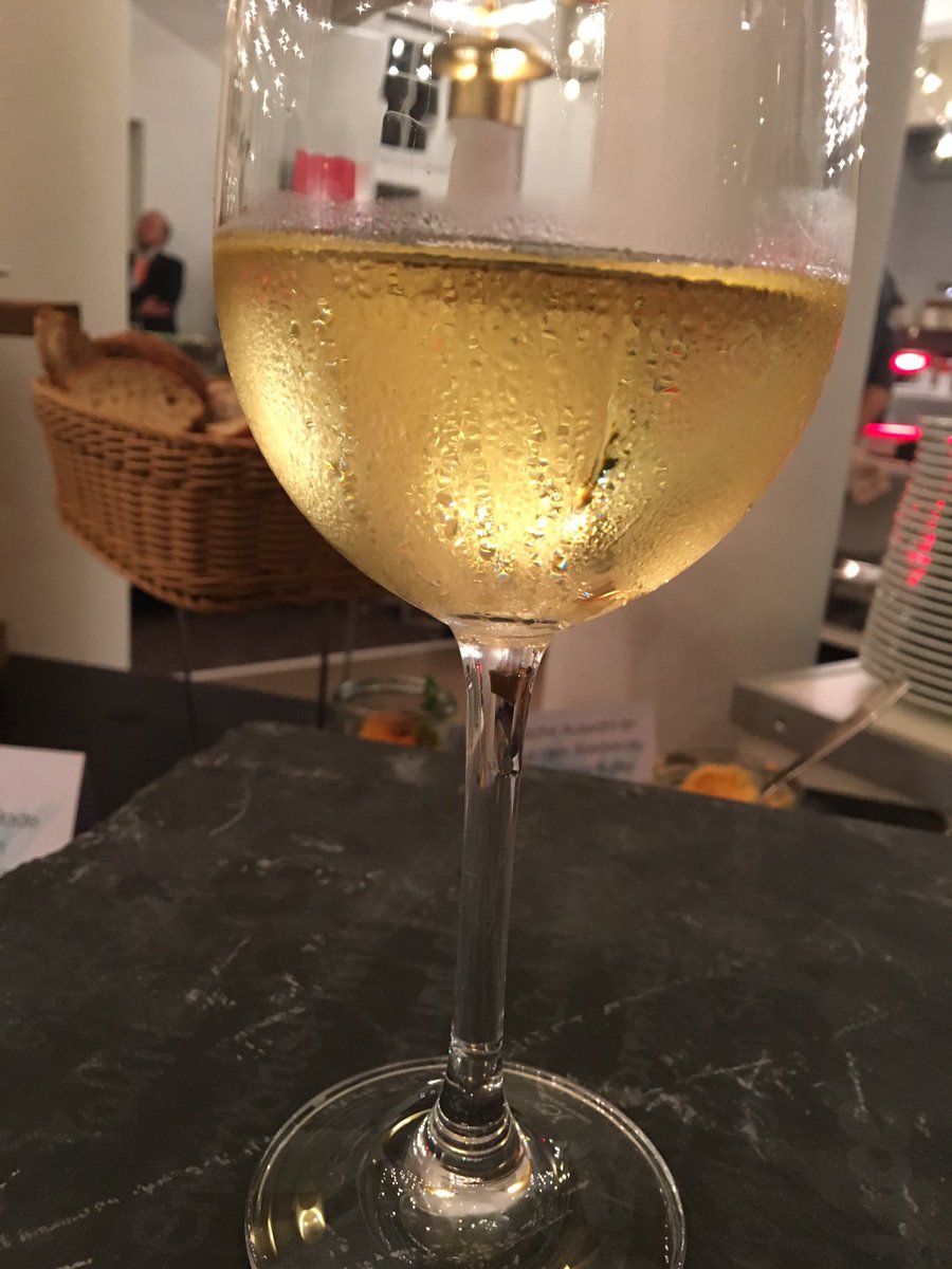calmbex2's tweet image. #NLGermany experts let us know whitewine is not only for the fish ... taste Riesling from Niersteins ( and it’s unique red soil) #learningfromexperts
