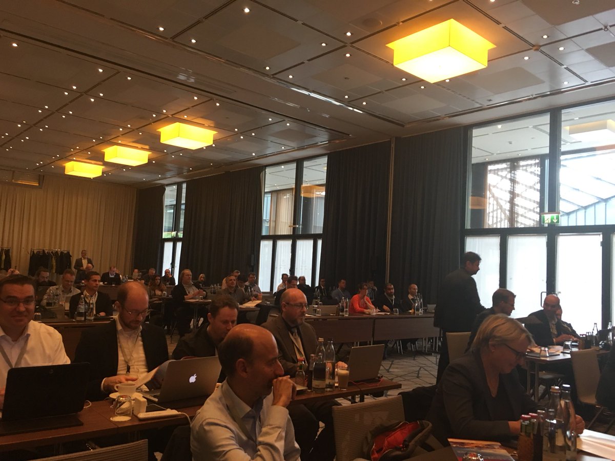 MirjamBauer's tweet photo. Fazit nach 2 Tagen #DIT18 #interoptag @hl7germany: Politik/ @BMG_Bund einbeziehen, #Standards + #Interoperabilität brauchen Rahmen/Gesetze! https://t.co/Ek53DtFxHW