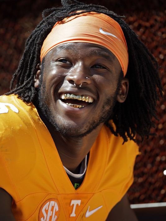 gwoman9810's tweet photo. @IronHoncho @GreenIdBandit23 @VolsMama1976 @tnvols106 #TeamKamara https://t.co/9d81WtHuFC