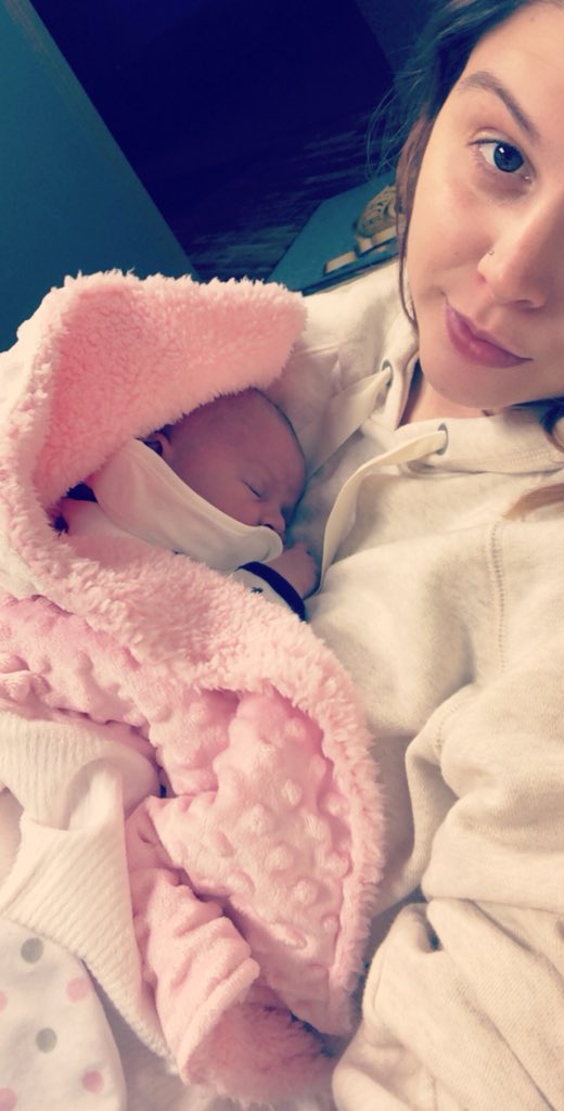 MissNellaJay's tweet photo. So I had the baby here my kya https://t.co/5QYuQPWbNc