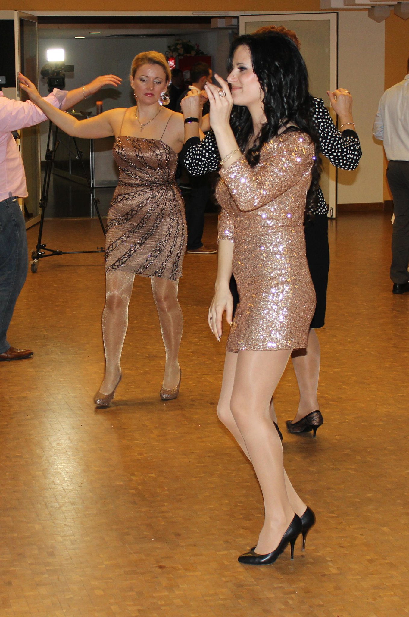 Candid Legs on Twitter "Sexy Girl In Nude Pantyhose Dancing Away In ... hq nude picture Candid Legs on Twitter "Sexy Girl In Nude Pantyhose Dancing Away In ... image
