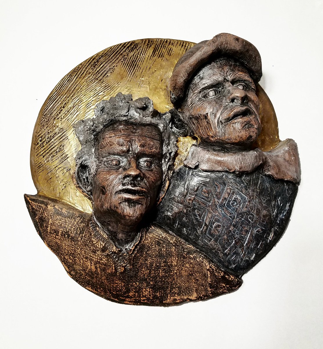 Paul Metivier's recent body of work includes symbolic representations based on his memories of five brothers. He explores visceral realities that families experience with the growth and demise of each generation.
("Kindred 2", Terracotta Paperclay, Stains, Gold Leaf; 20x20x7 in)