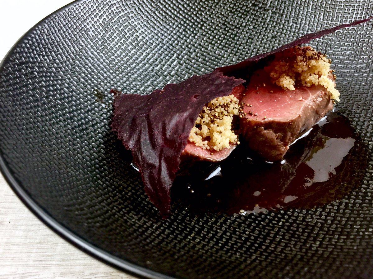 61degres's tweet photo. Filet mignon de #chevreuil #bassetemperature finition au #chalumeau.
Amarante et #amarante #torréfiée - sauce réduction de #café et #vin - #cuir de #betteraves #lactofermentées #cestbonca #ohnomnom #cuisinemodern #cuisinemoderne #chef #sousvide #cuisinesousvide #cuisine https://t.co/tHzvfckiOj
