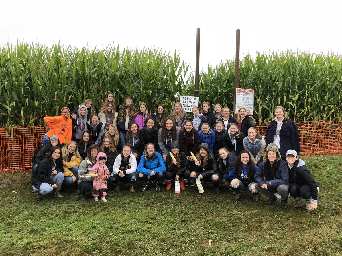 PrairieHSVB's tweet photo. Pumpkin patch fun with an awesome program! #cornmazewashard #wheelbarrowfun #united https://t.co/V9xN76ykHx