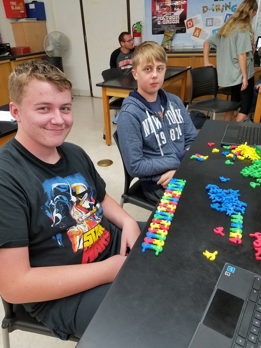LhsDawson's tweet photo. I remember when I was in biology and my teacher said, "Draw this DNA strand on your desk, then post it on Padlet." Followed by, " Now let's build 3D models and use them to go through transcription. "  Wait, no.  That never happened.  It does now in Ms. Sharp's class. #D128DARING https://t.co/eKYa8JQg58