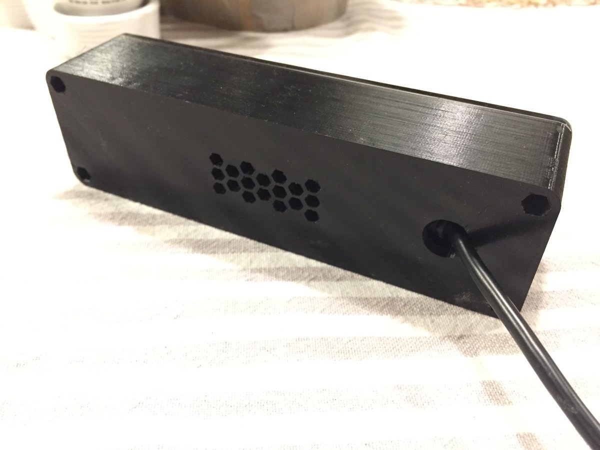 Bradac3D's tweet photo. Krabička na elektroniku. Počítadlo lajků a odběratelů ze socialních sítí. Enclosure for electronics. Counter of likes and subscribers from social networks. #3dprinting #3dprint #3dtisk #box #electro #electronics #likeforfollow #subscribe #social #network #pla https://t.co/ze7ScvDLiC