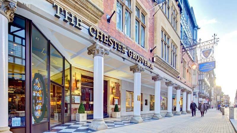 chestertweetsuk's tweet photo. #chesterhour - With plenty of events scheduled for @thegrosvenor
 and their many restaurants and the spa, check out their online #Christmas brochure https://t.co/tVcN2VgdMU #chesterchristmas https://t.co/h6BEkCVpA8