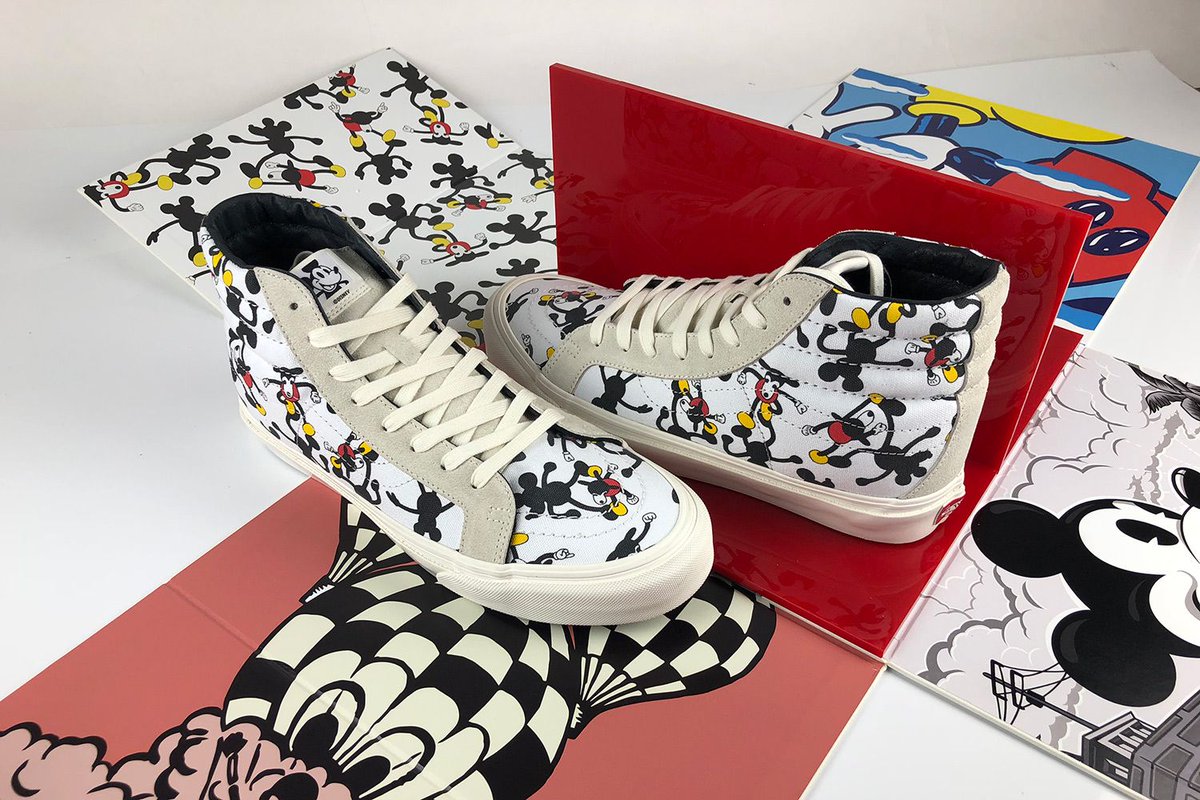 Sneaker News tweet media