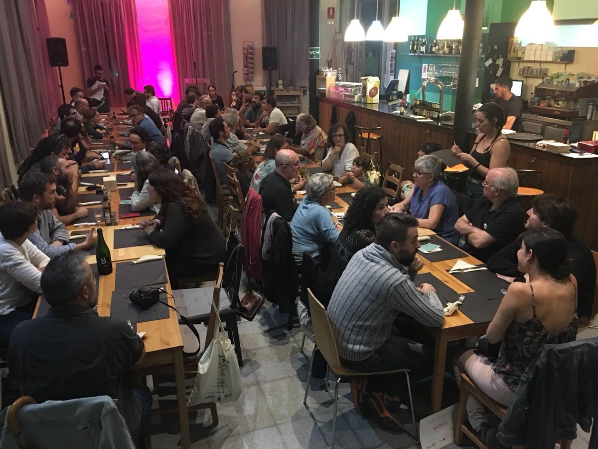CoopMaresme's tweet photo. Comença el sopar a #NitCoop, gràcies a totes per ser-hi i bon profit! 🙌🏻 #PepaMaca2018 https://t.co/PHjR4U8FjN