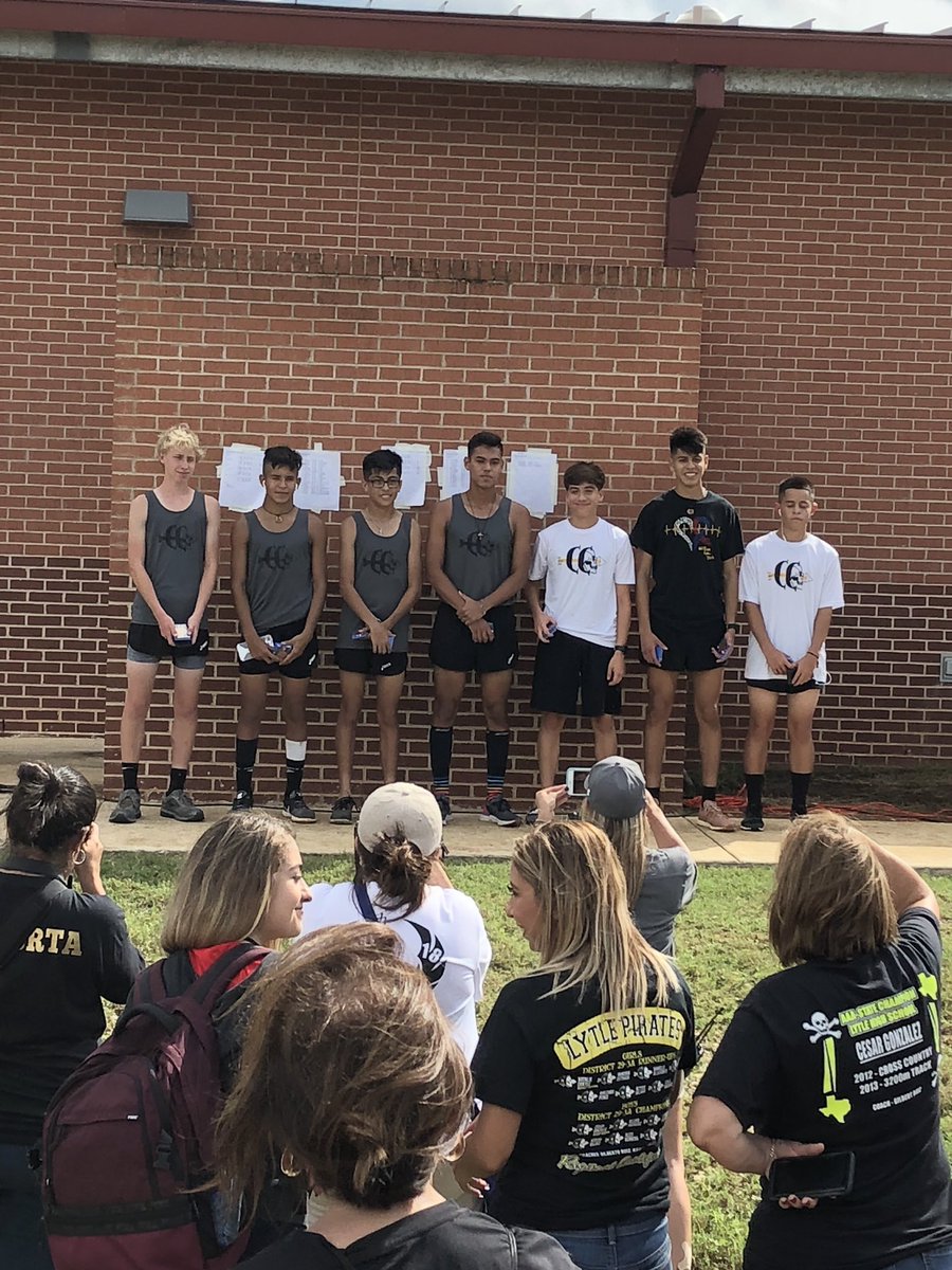 B_E_Cantu's tweet photo. Awesome job #LytlePirates! https://t.co/hUVNFE8Wwt