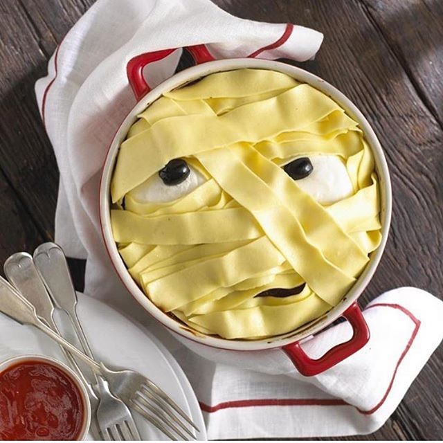 Maries_Kitchen_'s tweet photo. Mummy meatloaf by @annabelkarmel is so adorably creepy! 🎃 .
.
.
.
.
.
#halloween #kidsfood #funfood #halloweenideas #huffposttaste #buzzfeedfood #heresmyfood #feedfeed #f52grams #momlife #kidfriendlyfood #halloweendecor #slkitchen #clkitchen #rslove … https://t.co/6vEJGVnkcm https://t.co/EQCqUrJgrh