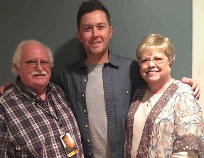 Happy Birthday to our favorite 25 yr old Scotty McCreery! Your MO McCreerian s send you love and a big hug      