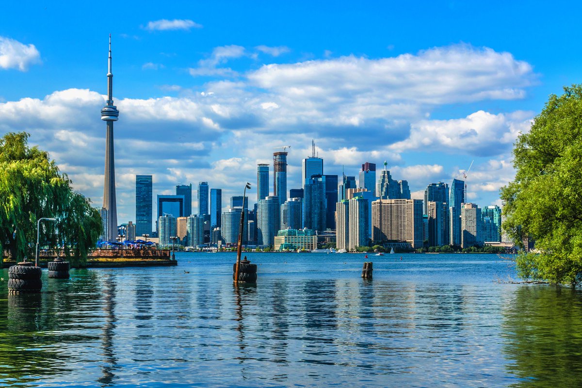 DublinAirport's tweet photo. Toronto is one of Canada's most cosmopolitan cities.  Vibrant, diverse and buzzing with activity, it's less than 50 minutes from Hamilton Airport. Win flights for 2 from Dublin with @Fly_Norwegian #DUBNorwegian https://t.co/b8n8aP00Mf