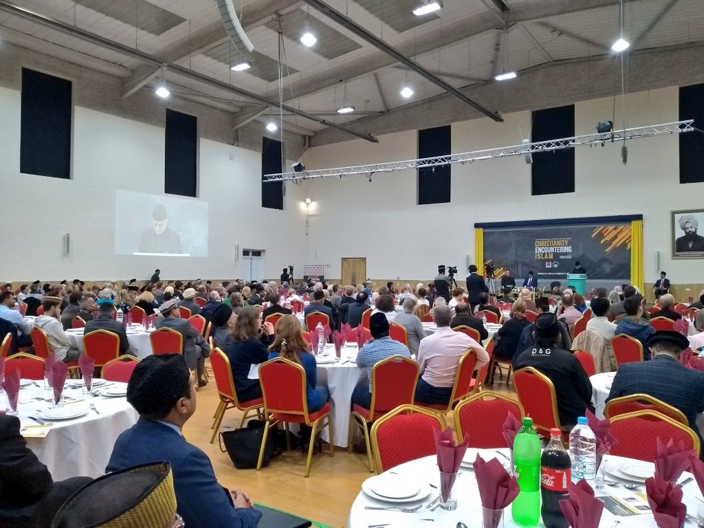 AhmadiyyaUK's tweet photo. #Encounters2018: Audience listening attentively to the Imam Ataul Mujeeb Rashed of #Ahmadiyya Muslim Community, speaking on the concept of Unity and Humanity in Islam.
https://t.co/DzxiFvUoUm https://t.co/oUxMNKES5m