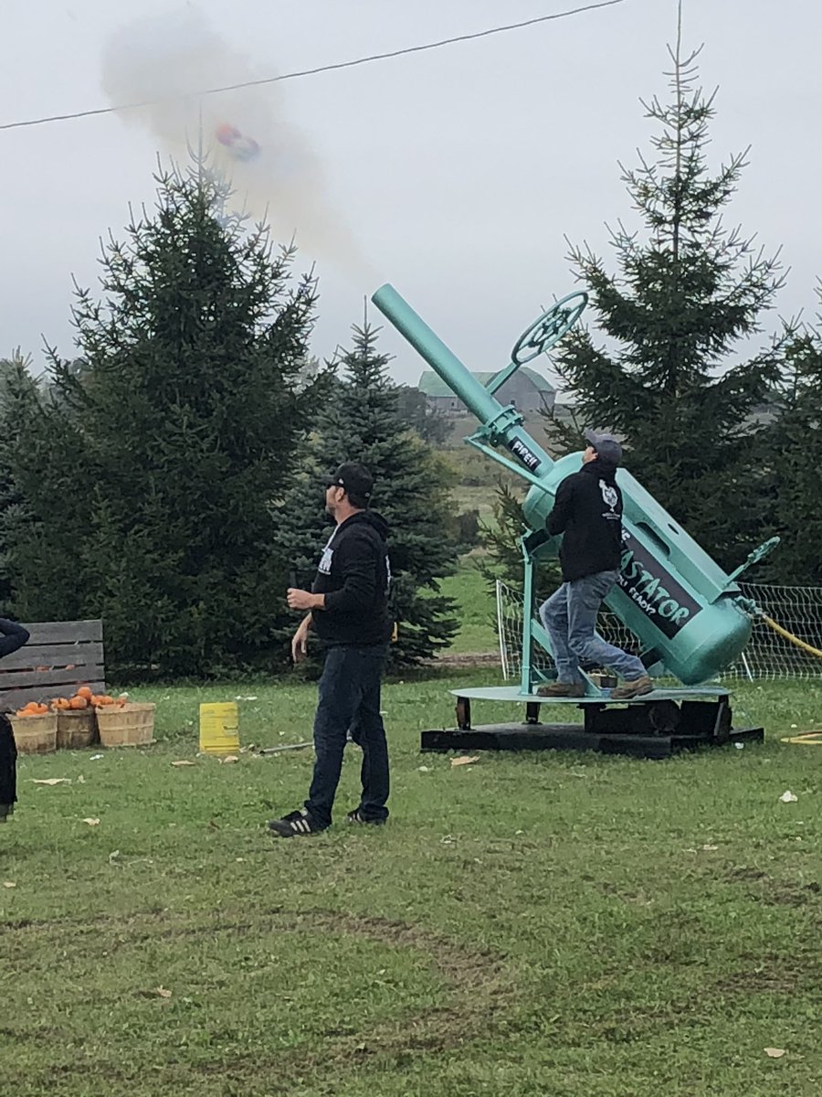davebeaton4's tweet photo. Took in @BrooksFarmFun on Easter Monday. Many fun and ridiculous activities. #pumpkincannon #strawpyramid https://t.co/EAPFkLNAzF