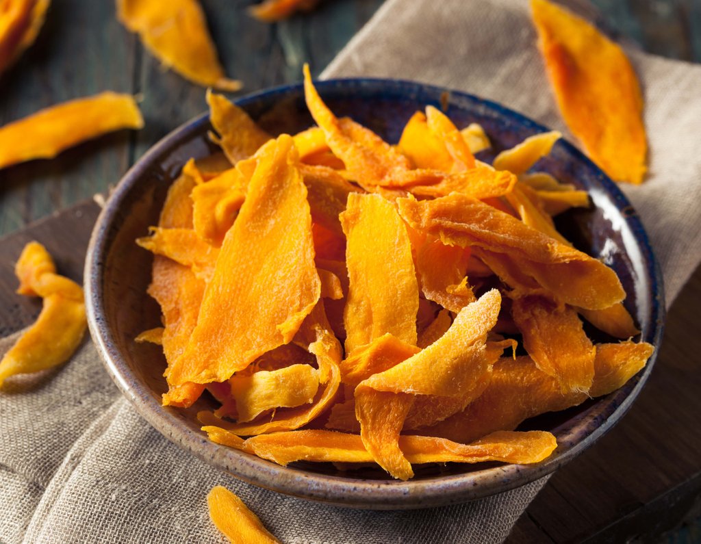 Anna_and_Sarah's tweet photo. Mangoes 😍😌 Dried organic mango slices are energy booster, refreshing tropical snacks. They're rich source of fiber, no sugar added and extremely delicious 😋👌

https://t.co/yEUBznPdCn

#nuts #driedfruits #mango #mangoes #organic #nosugaradded #nutrition #annaandsarah https://t.co/YZE10gz2nS
