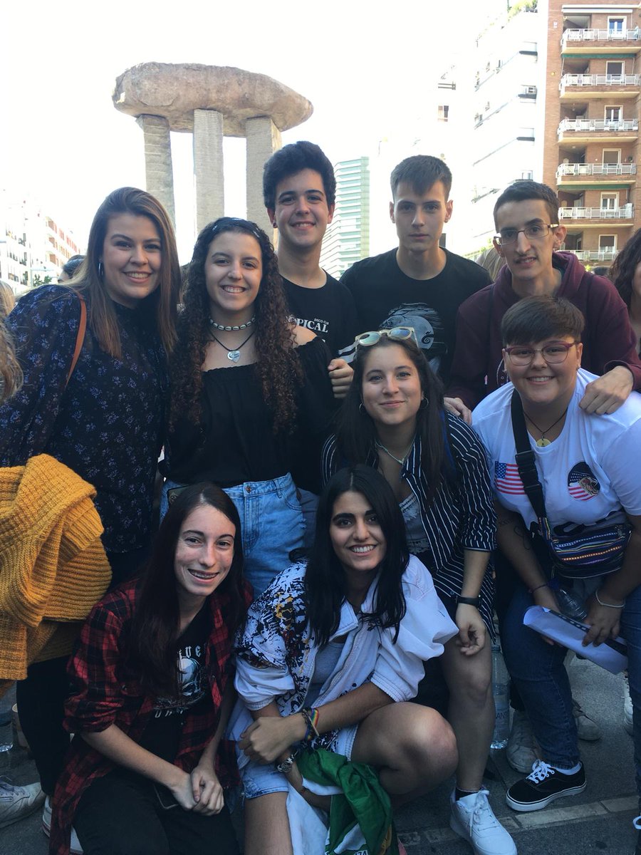 Mariarizxs's tweet image. @SoniaSweetC Mira la familia tan bonica que habéis creado💙
#SecretosSony