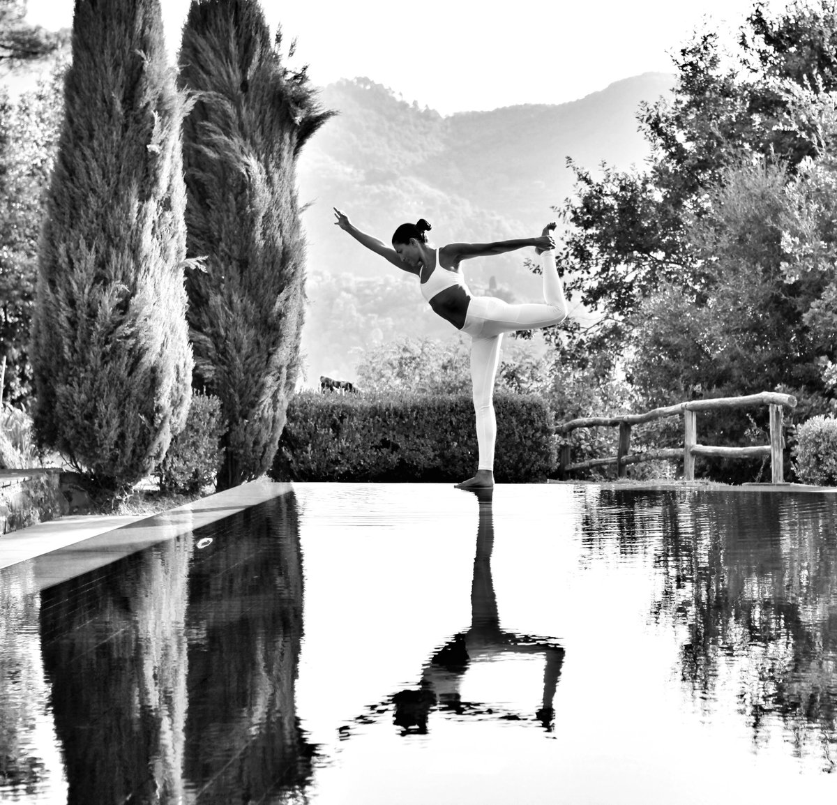 ‘The dancer - Dancing on water in the Tuscan hills.’
We love our fellow yogis. Featuring today Tara Lee with <a href="/taraleeyoga/">Tara Lee</a> 
Her mission is to make yoga fun and accessible to everyone. - Tara Lee

#yoga #mission