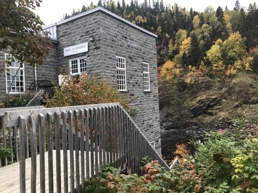 SumruPhotos's tweet photo. A beautiful, not to miss photo opportunity #fallcolours #valjalbert #quebec #500pxrtg #travelblogger #photographer #historical https://t.co/5dT7083v6C