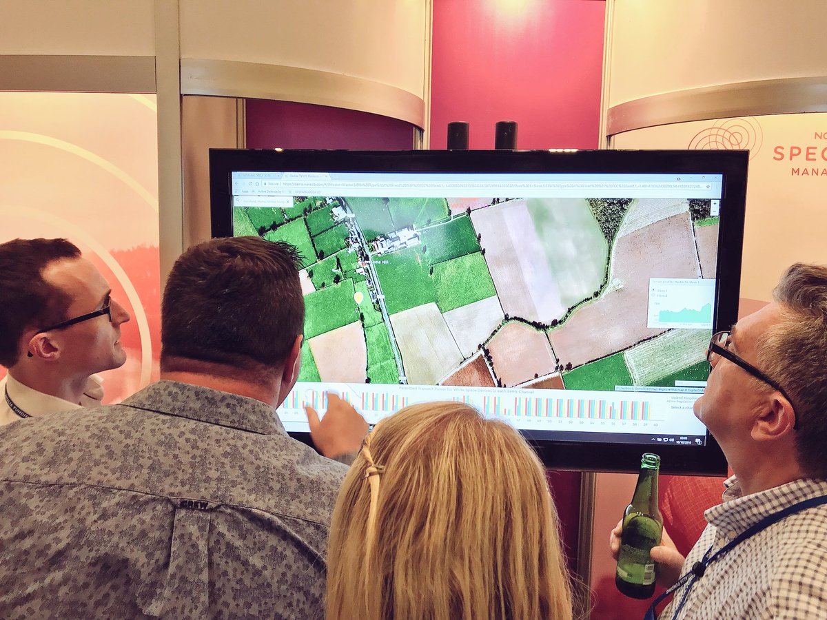 adamhleach's tweet image. Live demos are the best way to show how #TVWS and #dynamicspectrum works in practice #wispapalooza2018 #nominet #wavedb